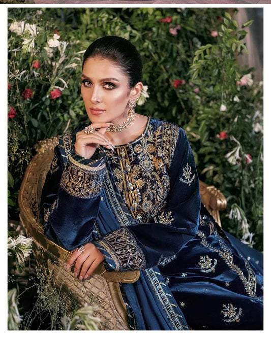 959-3PCs Embroidered Velvet With Embroidered Organza Dupatta