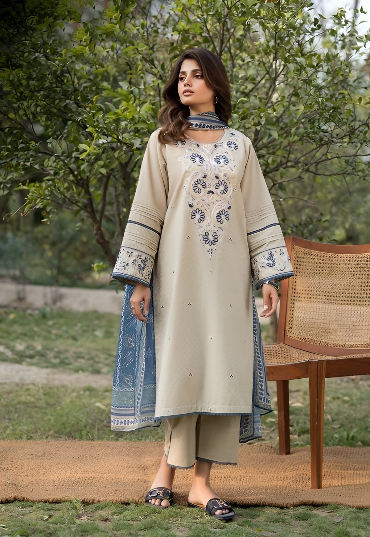 Asim jofa Embroidered 3 Piece Lawn PV-3011