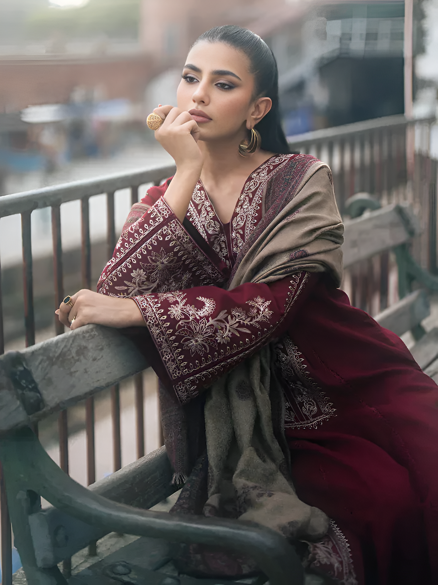 Izel Embroidered 3 Piece Lawn Suit PV-134