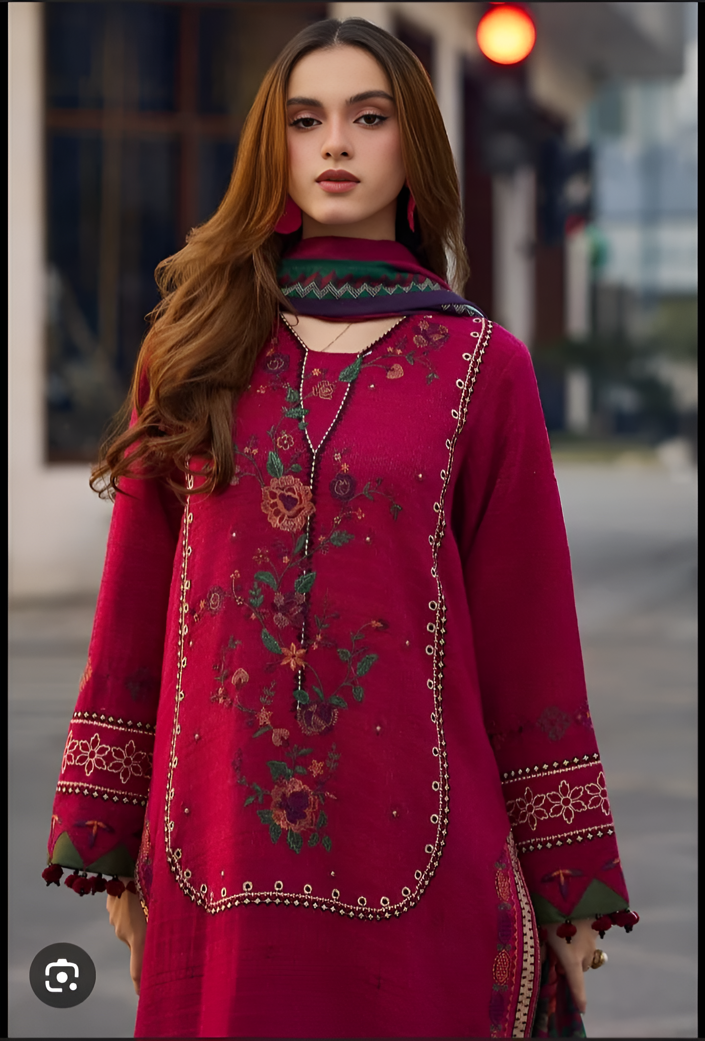 Poshak Villa Embroidered Lawn 3 Piece PV-4054