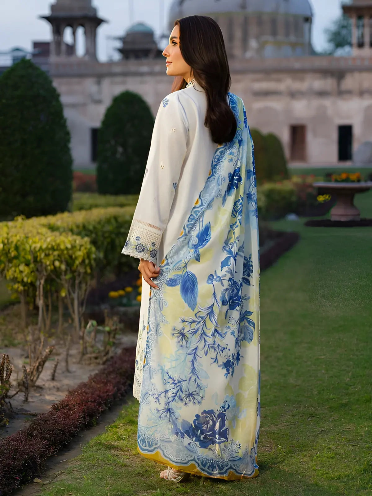Poshak Villa Embroidered Lawn 3 Piece PV-1030