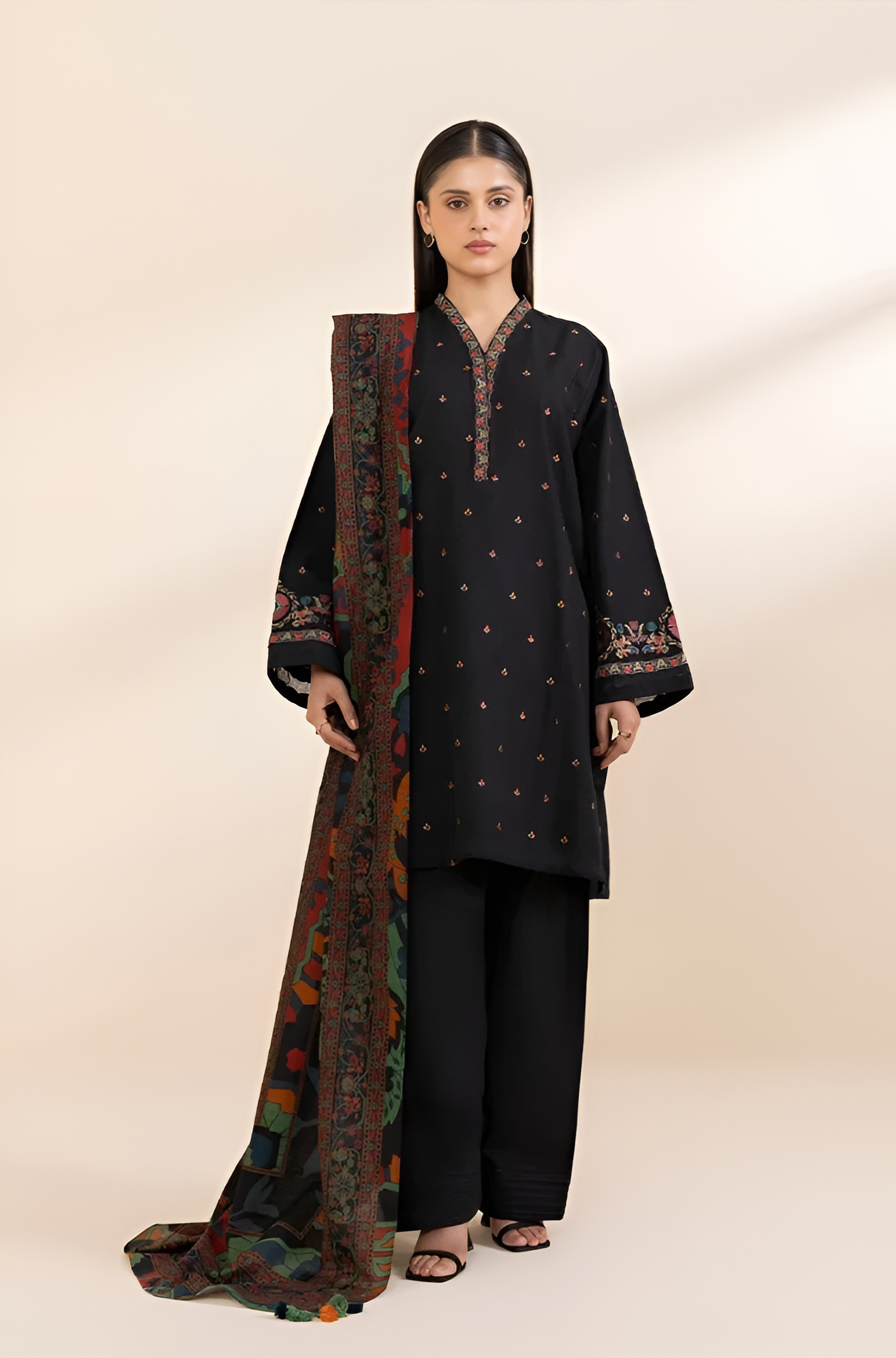 Sapphire Embroidered lawn 3 Piece PV-3010