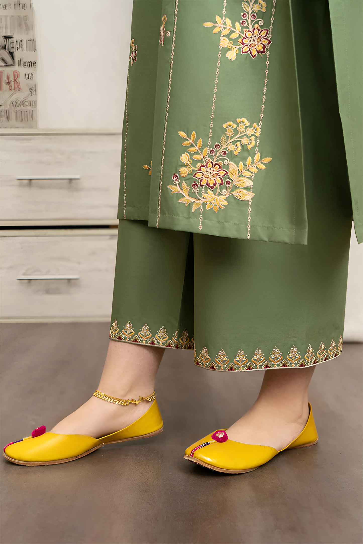 Urge Embroidered lawn 3 Piece PV-018