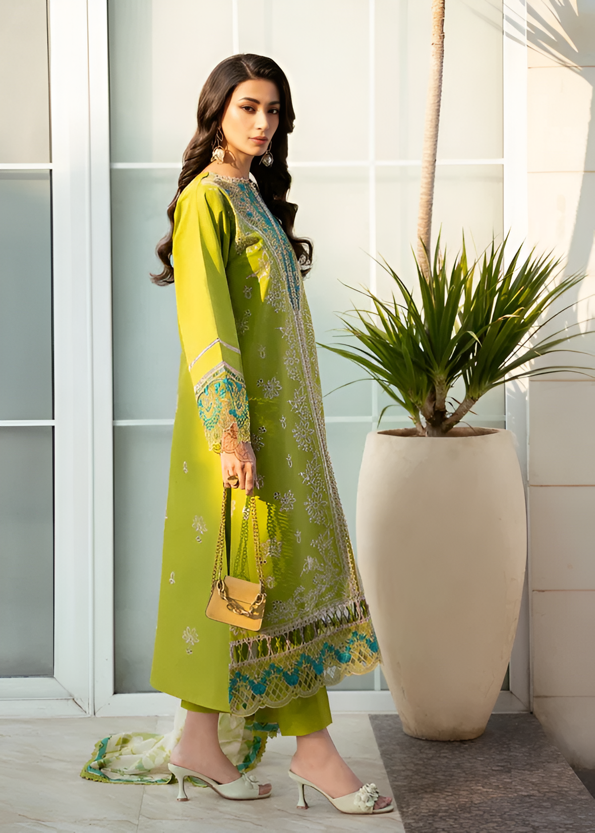 Izel Embroidered lawn 3 Piece PV-3041