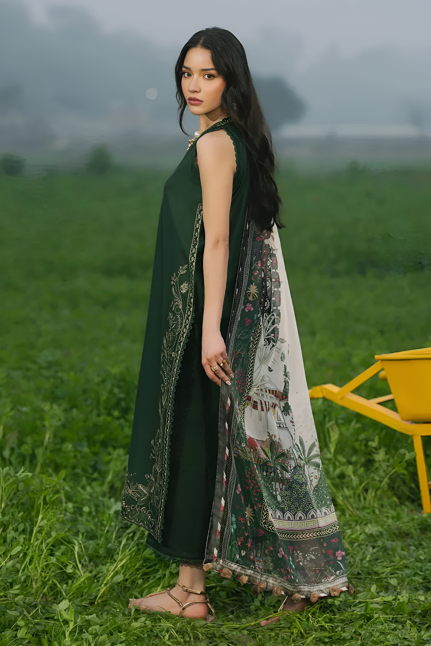 IZEL Embroidered lawn 3 Piece PV-3019