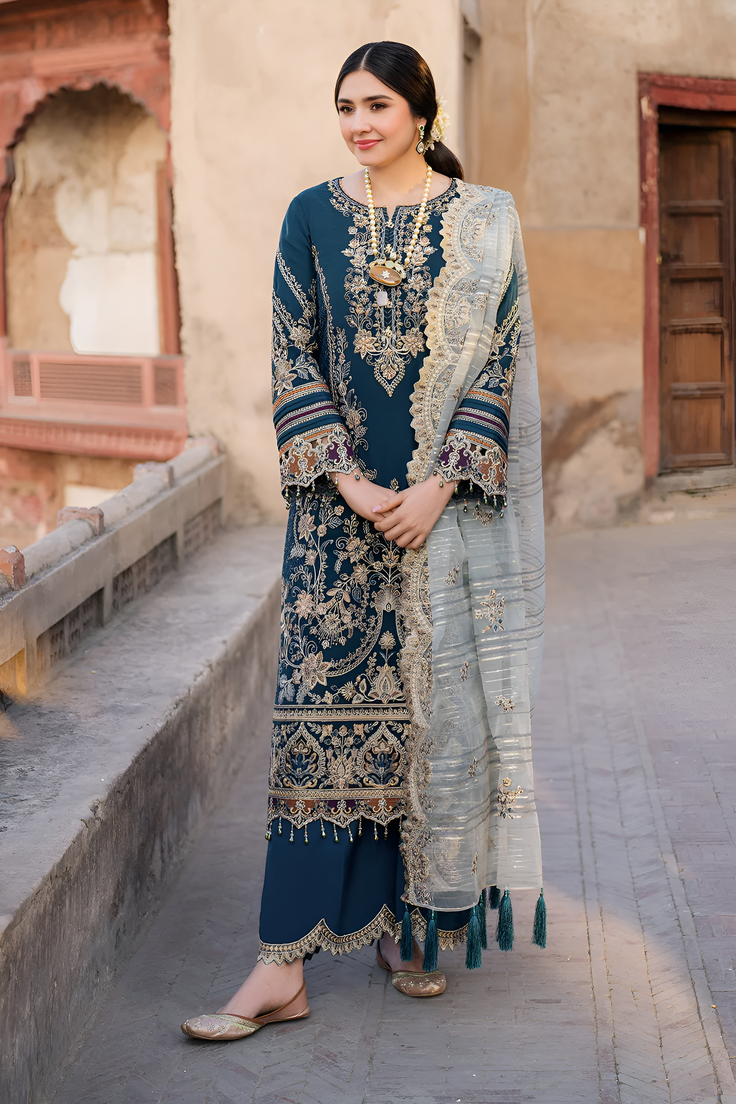 Mushq Embroidered lawn 3 Piece PV-3013