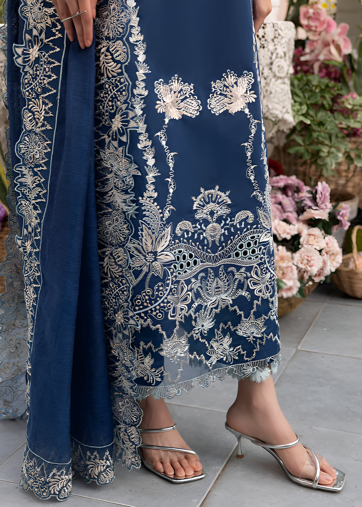 Mushq Embroidered lawn 3 Piece PV-3012