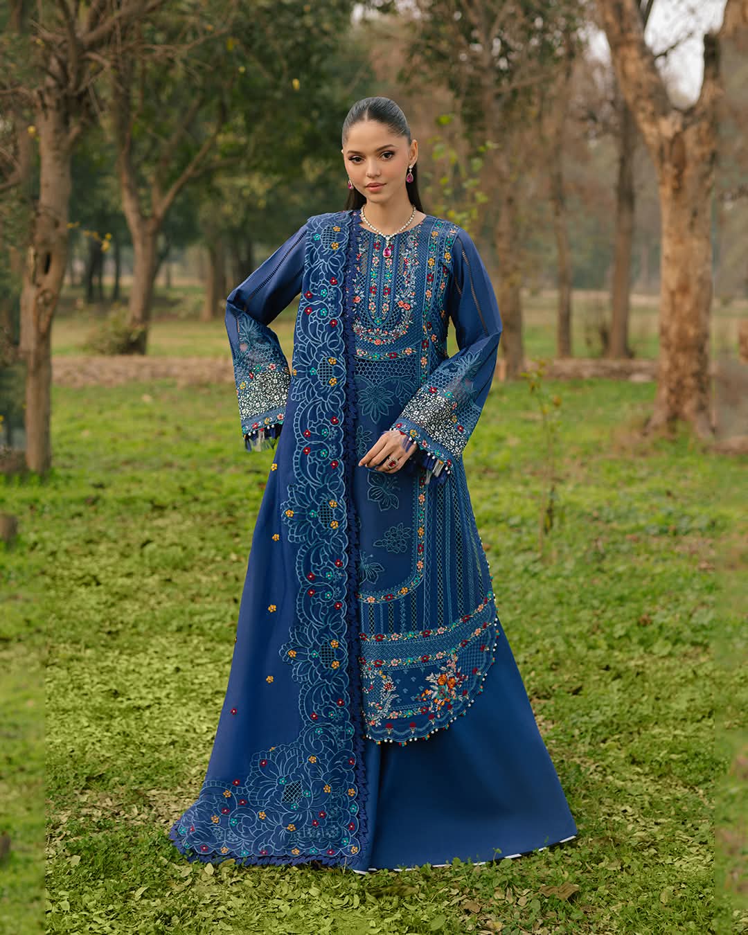 Poshak Villa Embroidered Lawn 3 Piece PV-4058