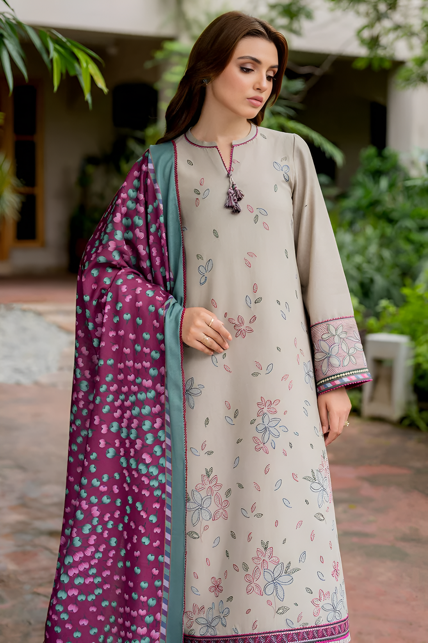 jazmin Embroidered lawn 3 Piece PV-3026