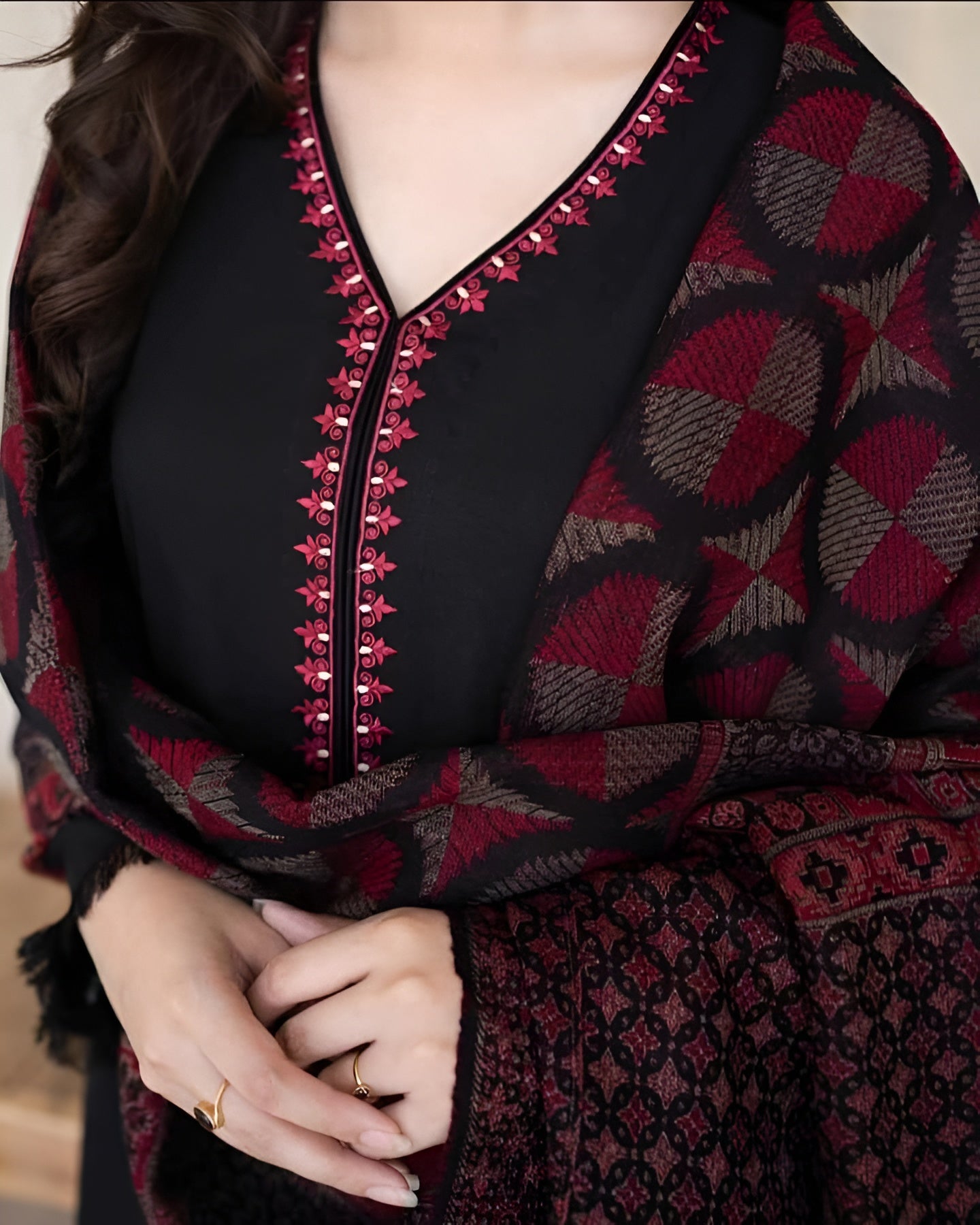 Poshak Villa Embroidered Lawn 3 Piece Suit PV-3028
