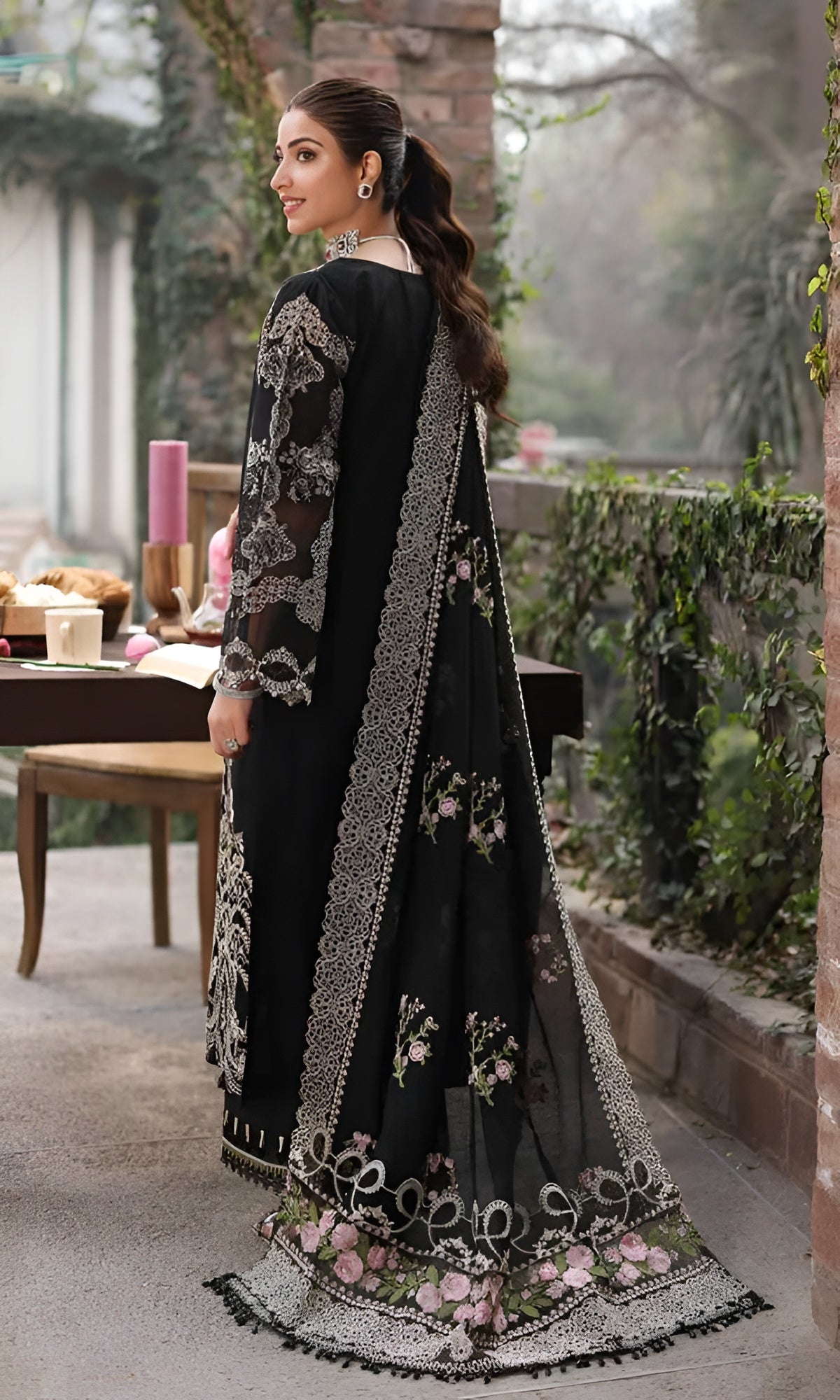 Poshak Villa Embroidered Lawn 3 Piece PV-4032