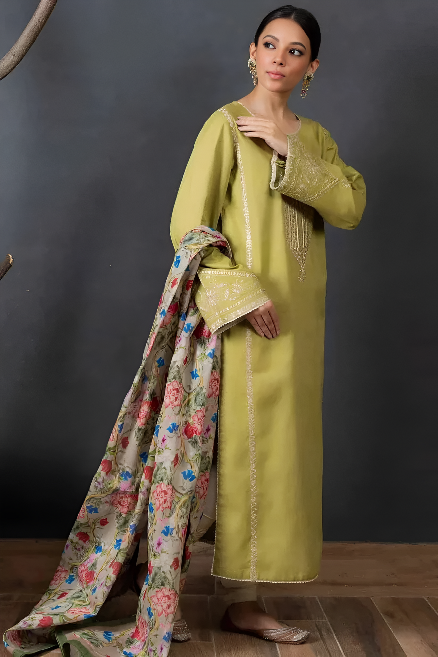 Sapphire Embroidered Lawn 3 Piece PV-30